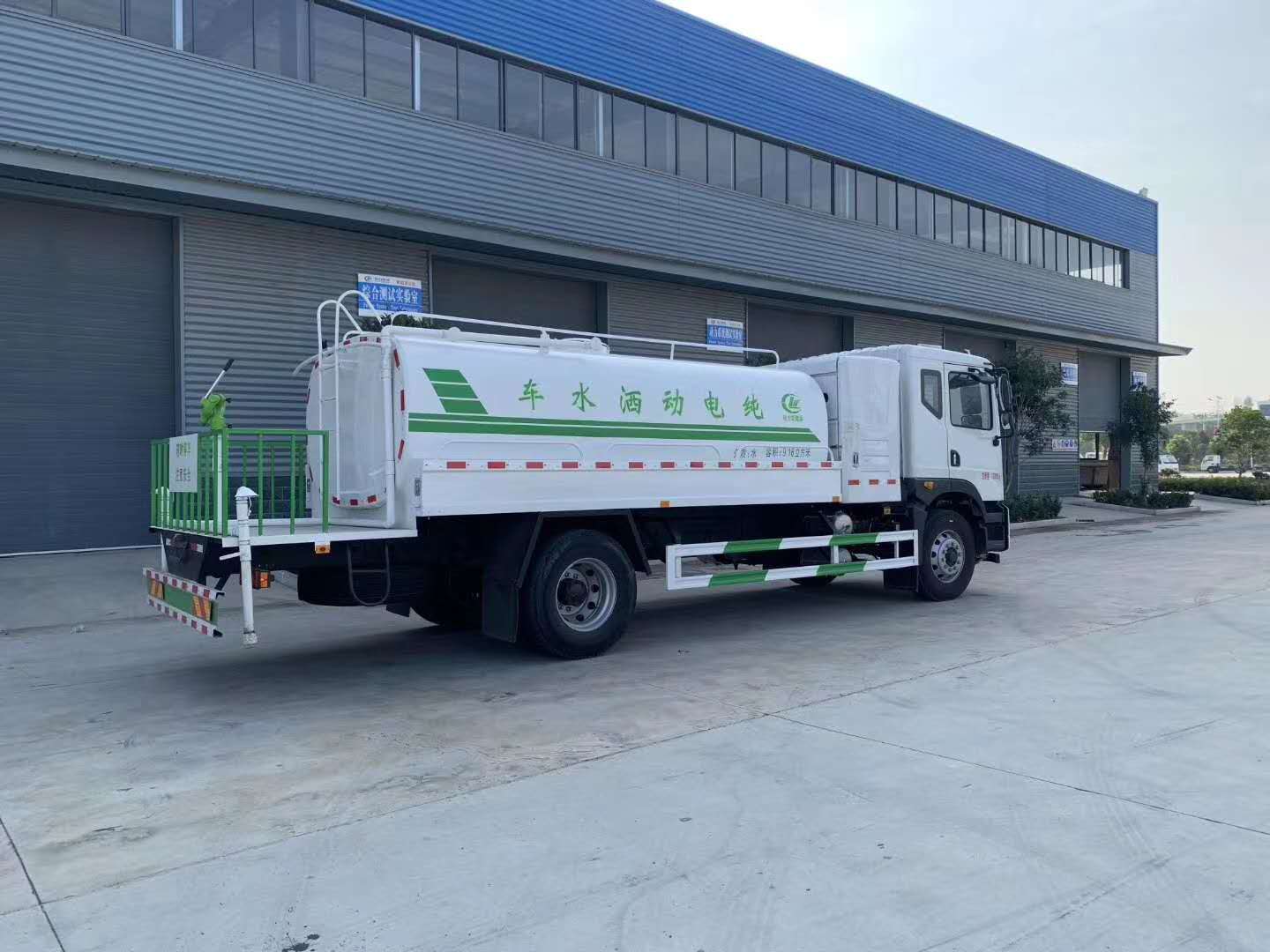 东风10方纯电动洒水车